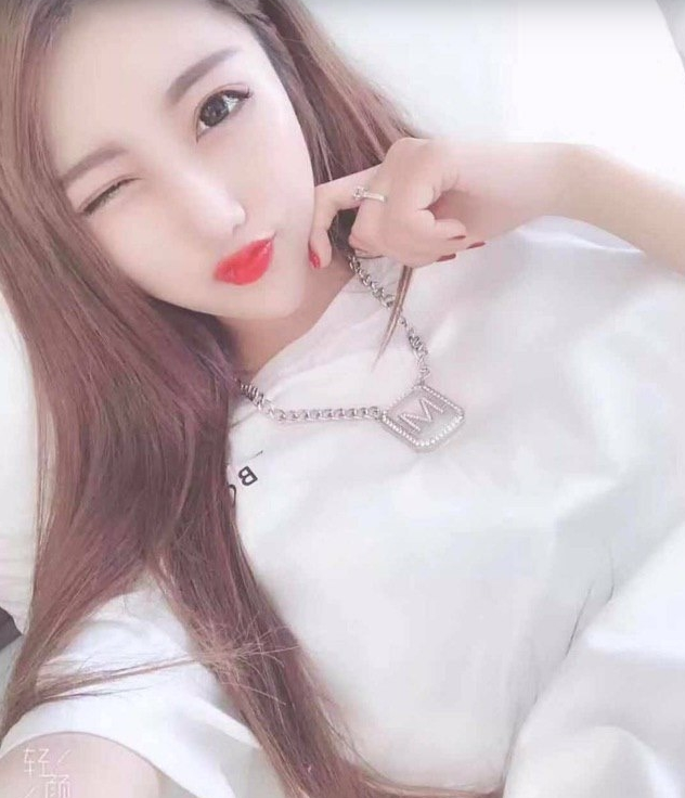 青岛某公寓爆艹泳装模特，B紧 ，粉嫩，水多